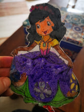 Cargar imagen en el visor de la galería, muñeca hecha con papel magico encogible