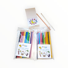 Cargar imagen en el visor de la galería, 2 mini book para colorear con lapices de colores