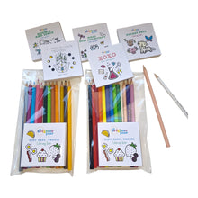 Cargar imagen en el visor de la galería, Pack 2 mini-libros con 2 paquetes de lápices de 12 colores
