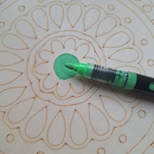 Cargar imagen en el visor de la galería, Set Creativo de Mandalas de Madera + Rotuladores Acrílicos Campus