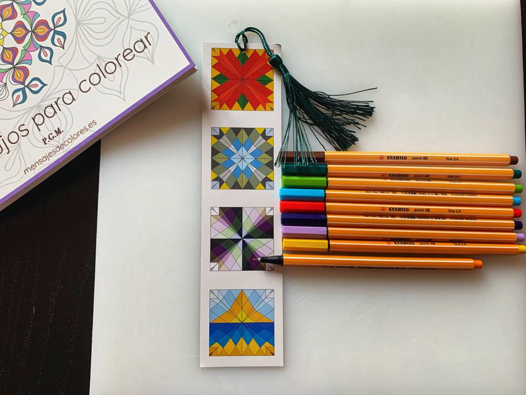 Pack : Libro de Colorear Mandalas v.1 y Rotuladores